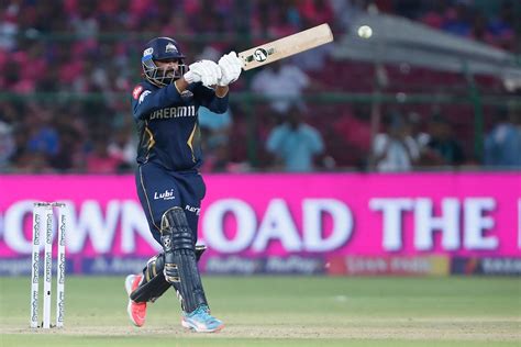 4 6 4 4, नेहरा जी के लाडले ने आरसीबी के चहेते को धो डाला | Rahul ...