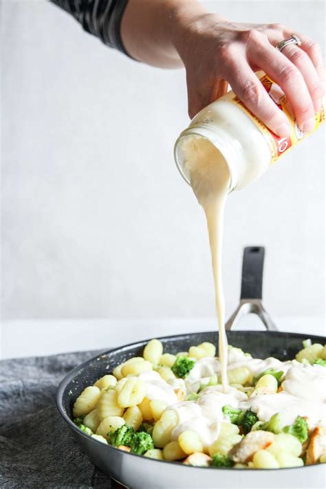 5 ingredient Chicken Gnocchi with Alfredo Pesto - Sweetphi