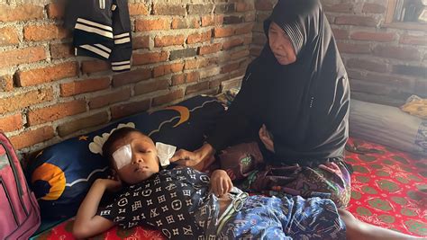 Idap Kanker Mata, Bantu Reza Sembuh Dari Kanker Ganas - BerkahYatim