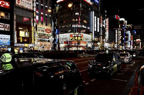 五彩斑斓的东京街头高清图片下载-正版图片501165754-摄图网