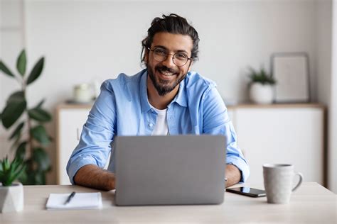 How to address pronouns during your job search | Search