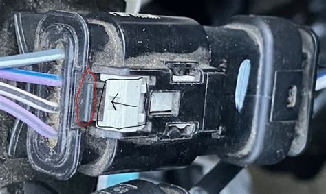 2005 Saturn Relay Upstream O2 Sensor Replacement 的图像结果