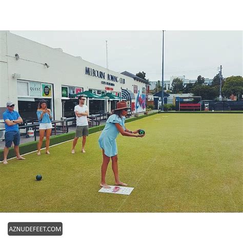 SARAH BARRABLE-TISHAUER Feet - AZNudeFeet