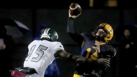 Michigan high school football playoffs: Live updates, scores