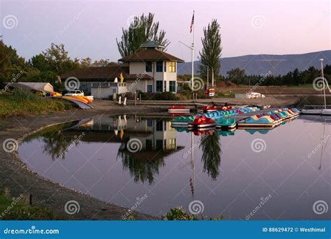 Shoreline Park Lake, Mountain View, California, USA Editorial ...