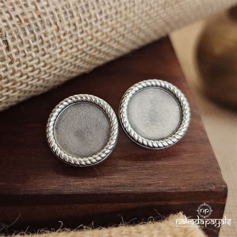 Studs – Nakoda Payals