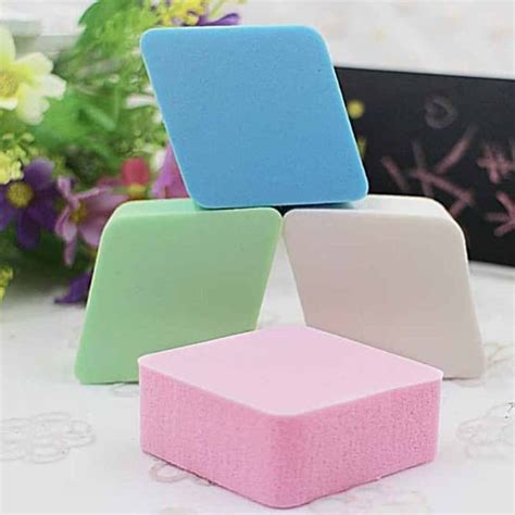 Sunaina Makeup Sponge Puff Blender For Face Curve Blending, Latex Free ...