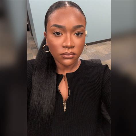 Middle part | Ponytail, Sleek ponytail, Black hair