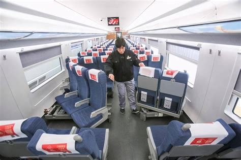 为什么火车座椅都是面对面，而高铁的不是呢-搜狐大视野-搜狐新闻