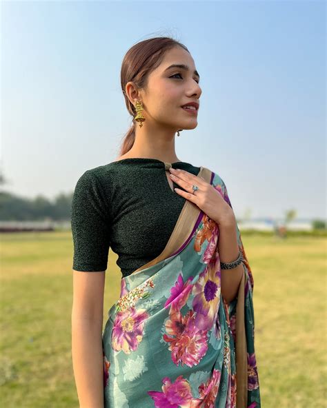 Advi Shehla Green Zari Blouse with Lurex Bow and Stretch Fit – Advi Blouses