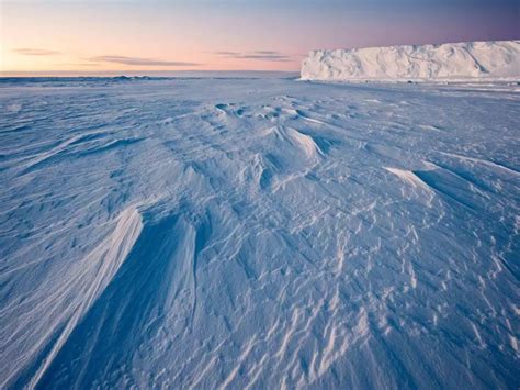 南极最大冰架终于崩塌，五千平方公里超级冰山入海，来往船只小心了！ - 知乎