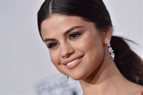 Selena Gomez Teases Netfix's '13 Reasons Why': Watch