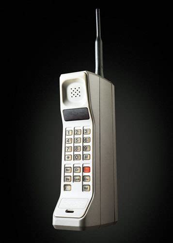 Technology Old Phones 的图像结果