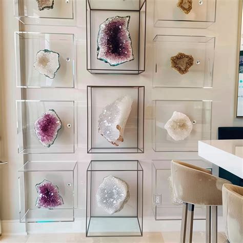 20 Genius Ways to Decorate With Crystals | Crystal room decor, Crystal ...