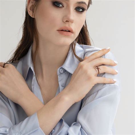 Beta 0.64 CT Baguette Cut Diamond and Burgundy Enamel Ring