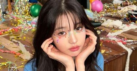 “얼굴이 얼마나 작은거야” 장원영… 앞머리 내리니 얼굴 소멸 [★SHOT!] - 조선비즈