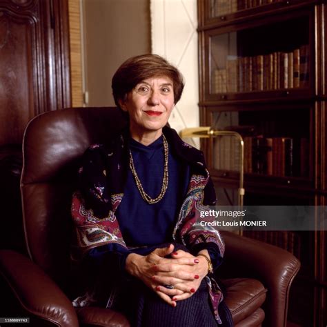 Portrait de l'historienne Michelle Perrot chez elle en mars 1988 ...