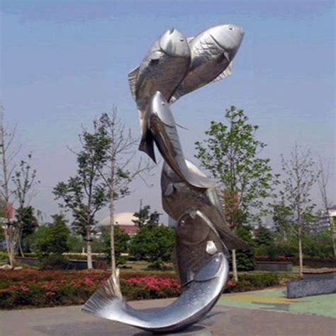 不锈钢城市运动人物雕塑-宏通雕塑