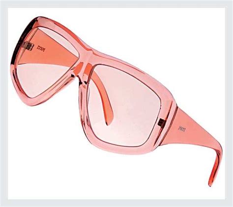 Sporty holiday gear to buy now | Femina.in