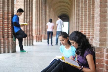 一年留学10万人 印度留学生已超中国人-加国要览-万维读者网（电脑版）