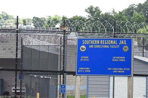 6 Former Jail Officers Charged in Death of West Virginia Inmate - The ...