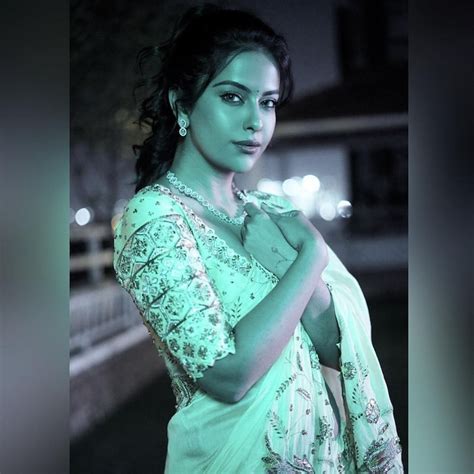 Balika vadhu fame avika gor looks so gorgeous at 24 and she is working ...