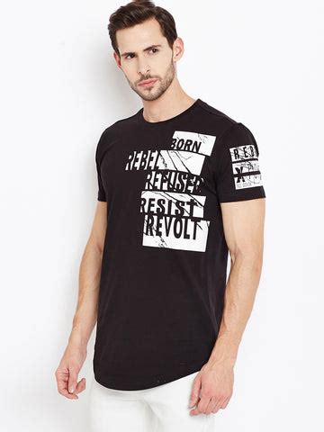 Trendy T-Shirts- Every Man Should Keep In His Wardrobe