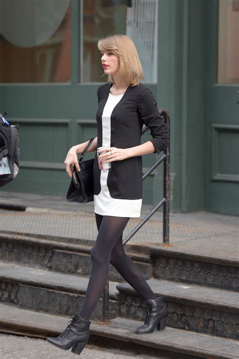 Taylor Swift's Street Style | Taylor Swift's Signature Style Is Getting ...
