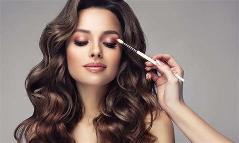 How To Apply Eyeshadow For The Best Eye Makeup | Femina.in