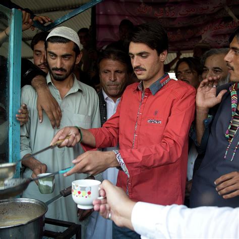 Viral Blue-eyed ‘Chaiwala’ Is Now a Café Owner in London!
