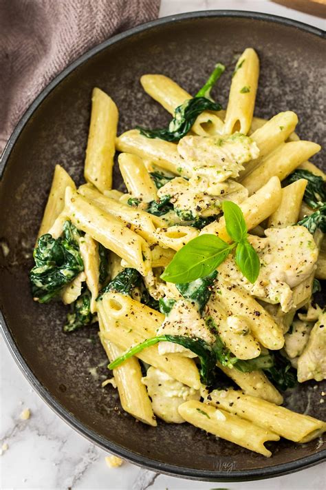 Chicken and Spinach Pasta - Sugar Salt Magic