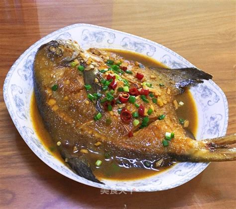 红烧鲳鱼的做法_红烧鲳鱼怎么做_香香的小厨房的菜谱_美食天下