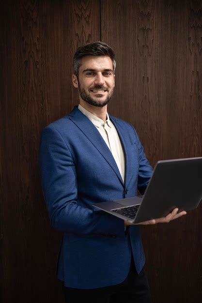 Manager Using Computer 的图像结果