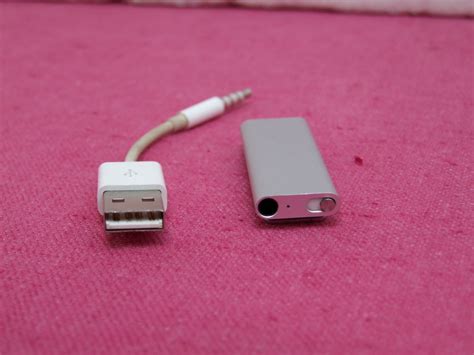 Apple iPod shuffle 3rd Gen 4GB +kabl ORIGINAL +GARANCIJ - Kupindo.com ...