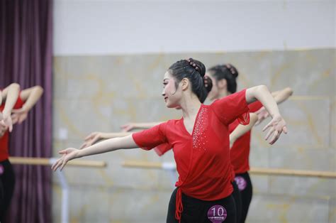 高考舞蹈类加分吗 高考舞蹈生考试内容以及注意事项汇总!_2023舞蹈艺考最新资讯-舞蹈艺考培训就在舞研艺考！