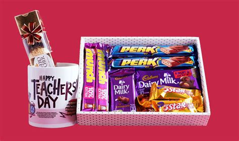 Send Teachers Day Flowers Online in India - Free Delivery | GiftaLove