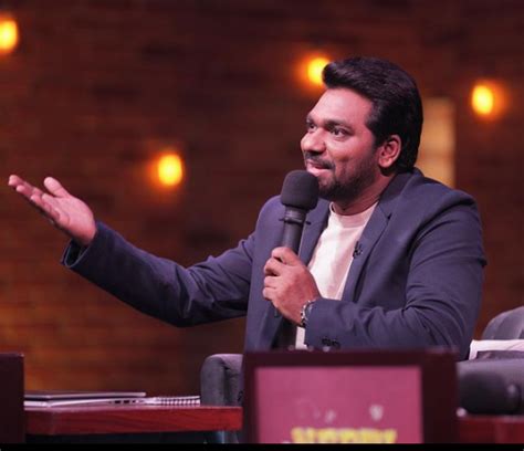 Zakir Khan Net Worth 2023 | YouTube Income in Rupees | Wife, Shayari ...