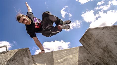 CRAWLEY PARKOUR - LEARN PARKOUR AT SUSSEX'S ONLY PARKOUR FACILITY