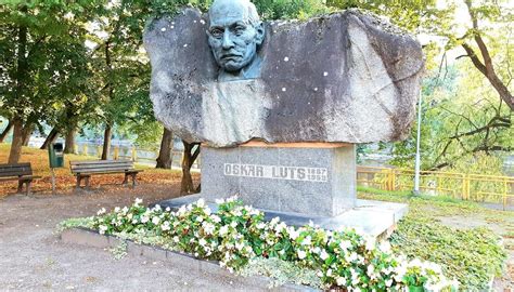 STATUE OF OSKAR LUTS - All You Need to Know BEFORE You Go 2026 (with ...