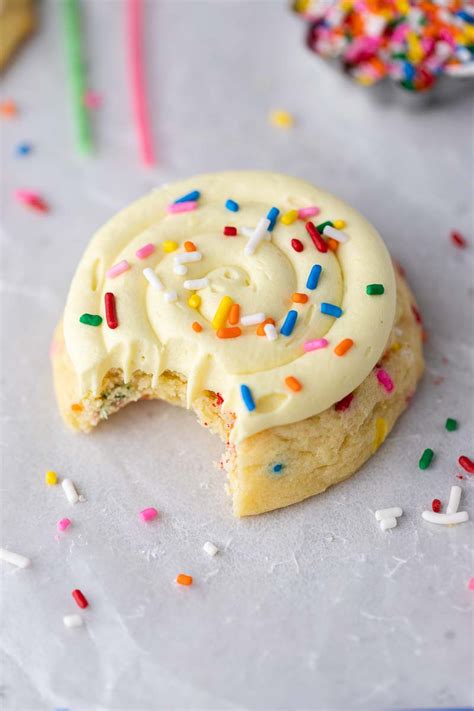 Crumbl Birthday cake cookies with Sprinkles | Recipe | Crumble cookie ...