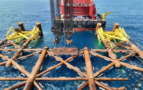 中海油深圳万吨级海上平台“恩平20-4”导管架下水安装-国际石油网