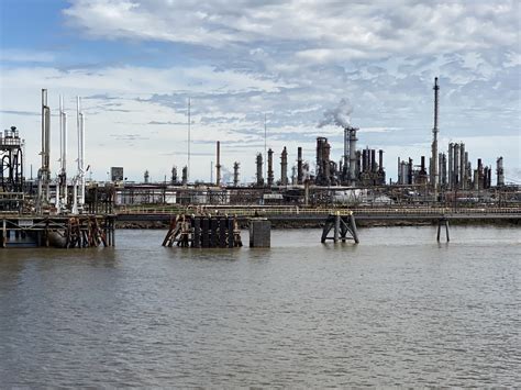 Experts warn oil and gas can’t save Louisiana’s economy — even under ...