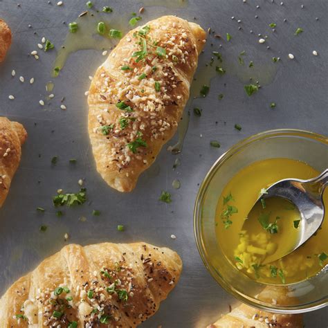 Pillsbury™ Frozen Croissant Dough Curved 1 oz