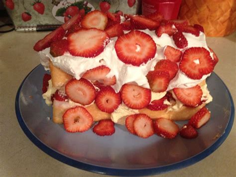 strawberry shortcake with cool whip