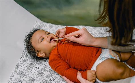 Expert FAQ: Lip Tie & Tongue Tie | Nemours Children’s Health Blog