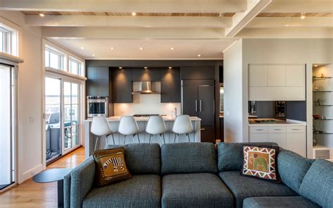 Street Small Commercial House 的图像结果