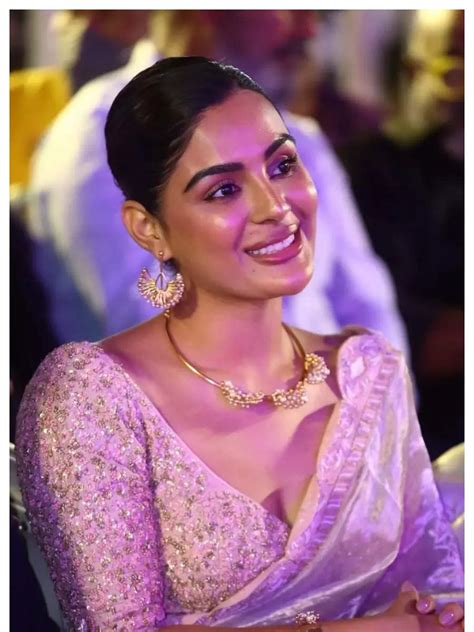 Top 10 off-screen looks of Samyuktha Menon | Times of India