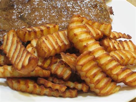 Please, DON'T pass the salt!: Nathan's Jumbo Crinkle Cut Fries