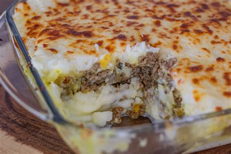 Pastelón de Papas / Dominican Shepherd's Pie - Belqui's Twist