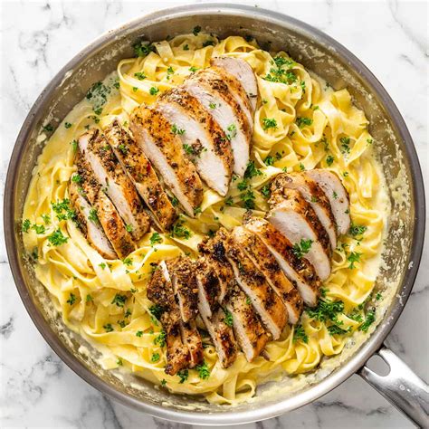Creamy Chicken Alfredo Pasta - The Scranline